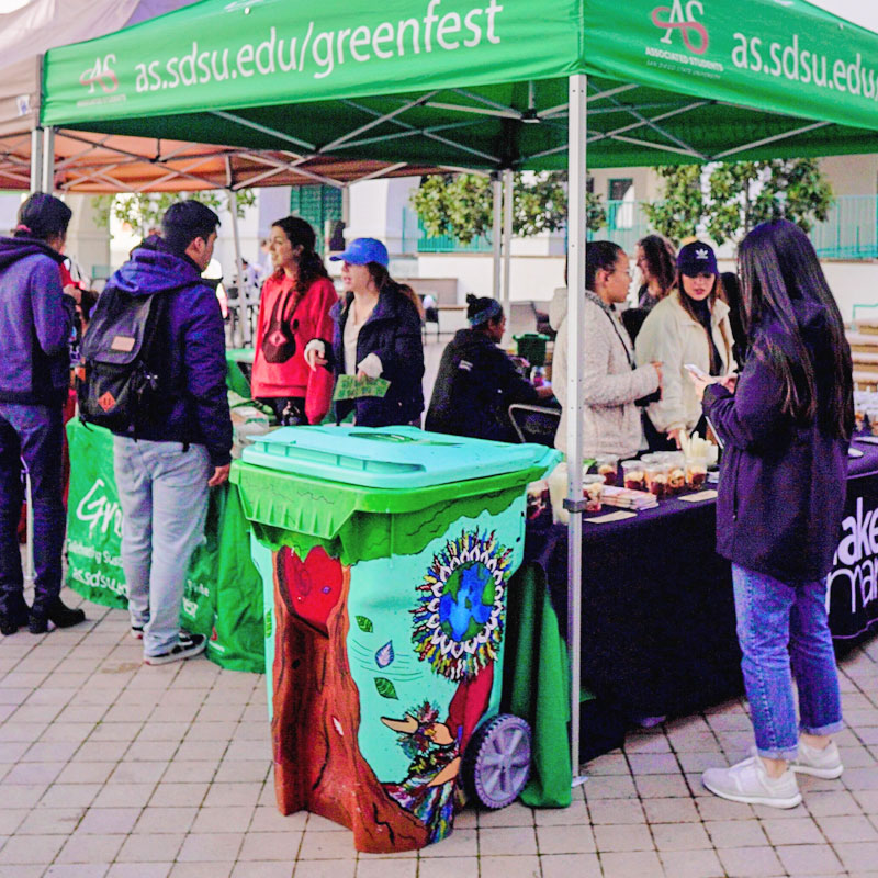GreenFest Tabling event - Greenfest booth with students