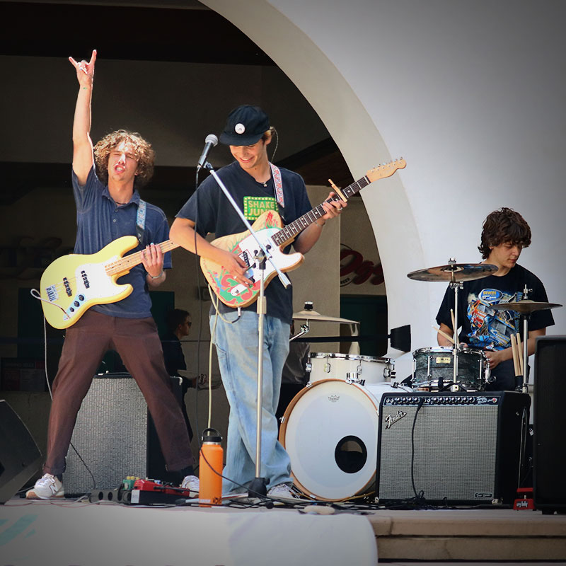 Music group playing instruments in Union courtyard - ASUB Event