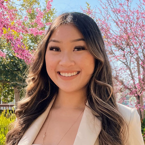 Elaine Vo