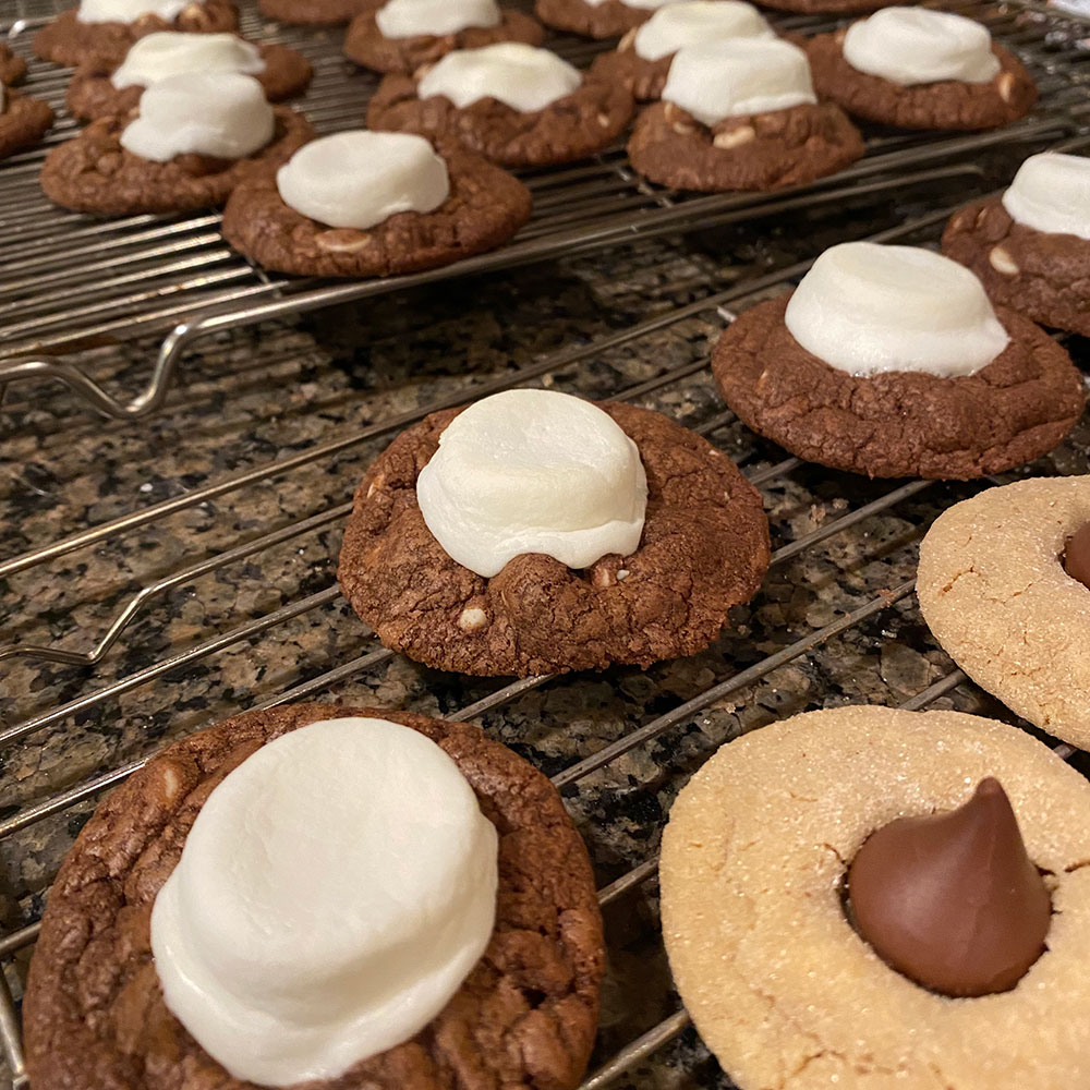 Chocolate Chip Cookies with Marshmallow