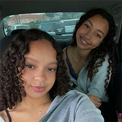 Alexis Oliver and her younger sister.